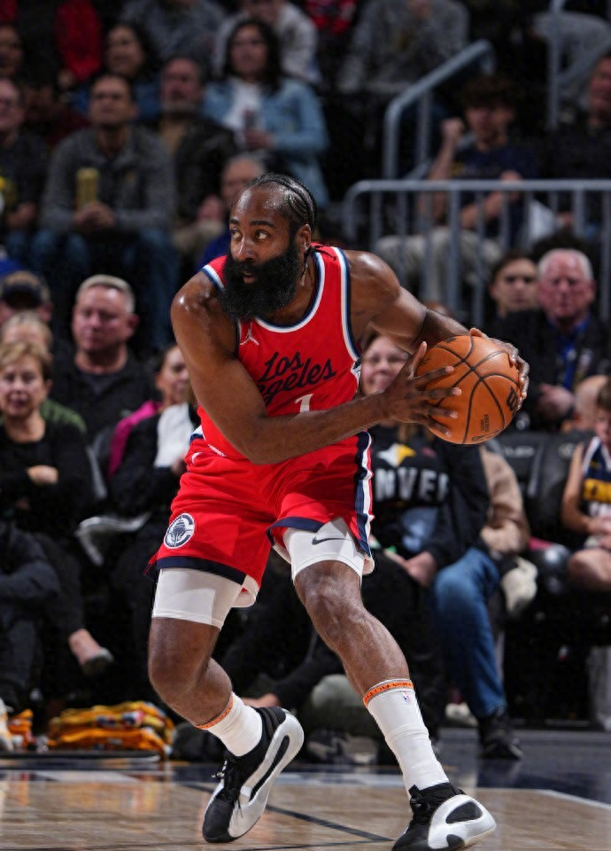 包含NBA常规赛倒计时，克里夫兰骑士转会期刷新队史纪录，细节引发关注，引发热议，细节决定成败的词条