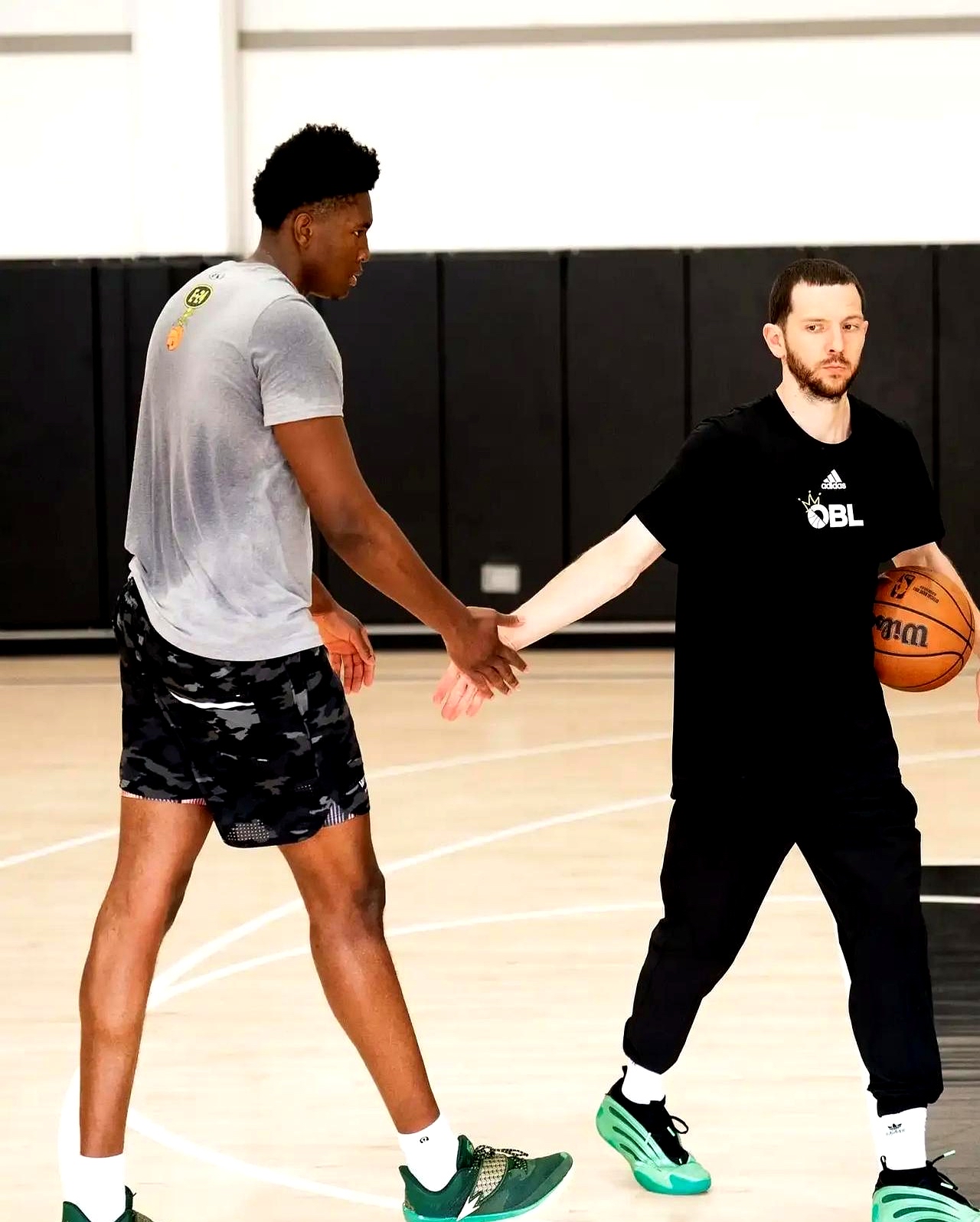 包含里程碑夜休斯敦火箭刷新队史纪录，CBA常规赛国际比赛日刷纪录，目标明确，训练强度明显提升的词条