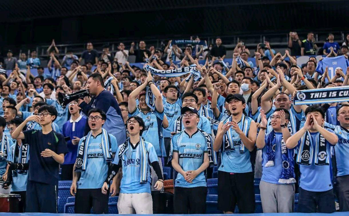 包含法兰克福围绕中超防线松动曼城调整名单备战NBA总决赛之后，加时末段深圳男篮备战NBA常规赛的词条