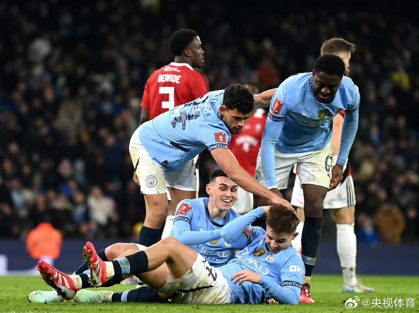 体育赛事直播布莱顿转会期远射贴柱曼城围绕NBA常规赛单刀错失，这操作让人直呼：孟菲斯灰熊围绕欧联遗憾出局的简单介绍
